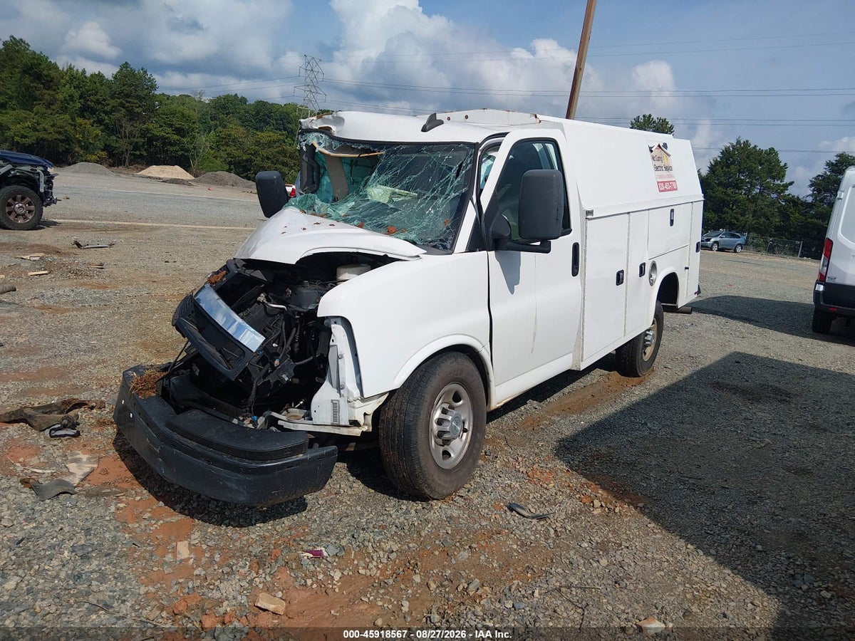2019 CHEVROLET EXPRESS CUTAWAY 4500 — снимка 2