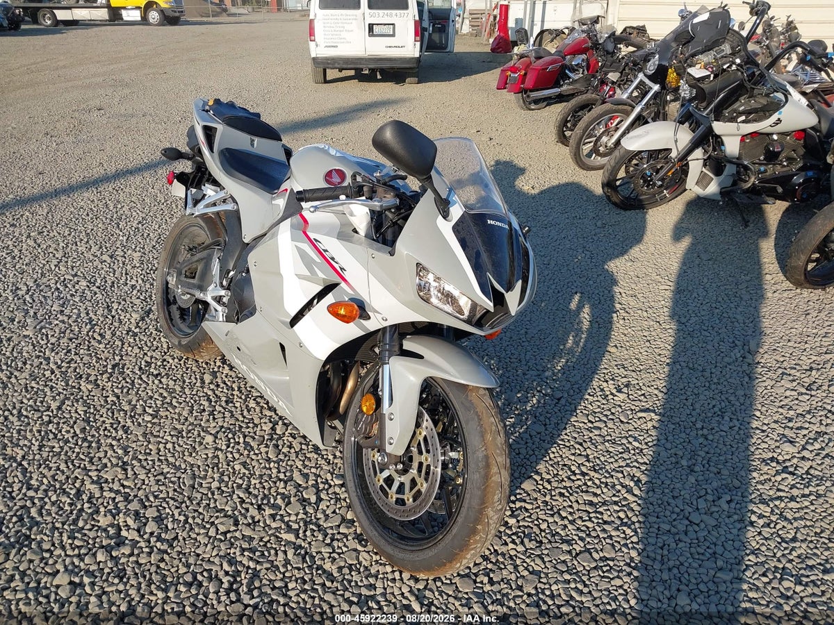 2026 HONDA CBR600 RR