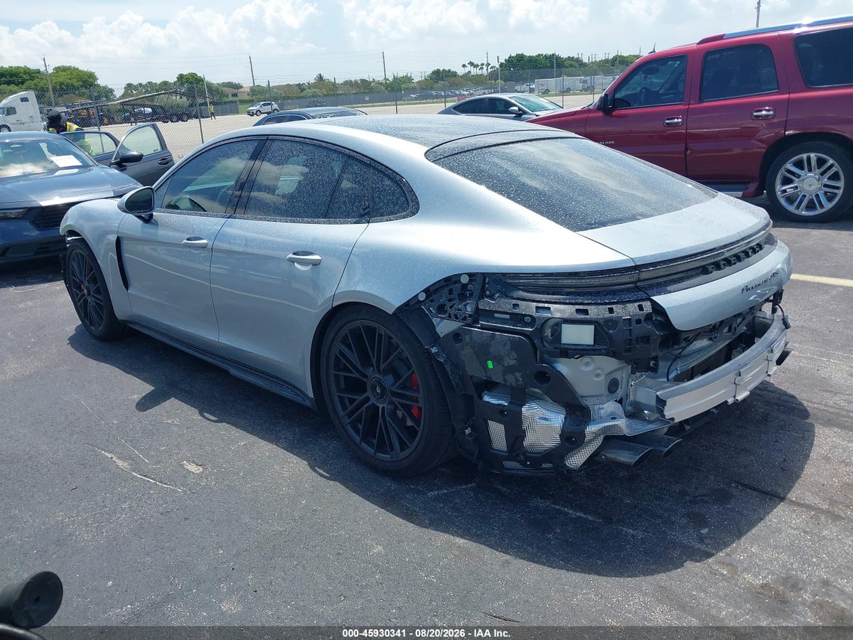 2026 PORSCHE PANAMERA GTS — photo 3