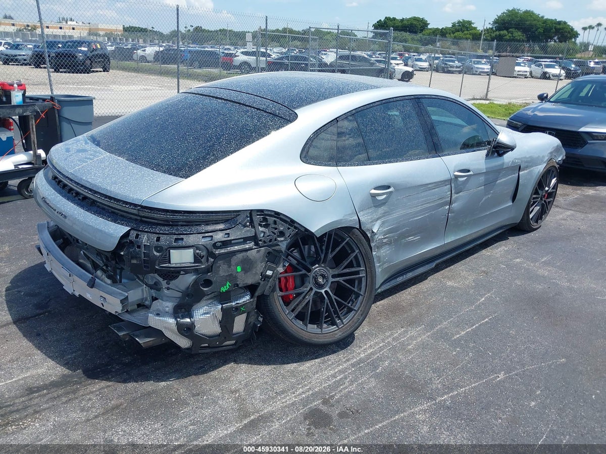 2026 PORSCHE PANAMERA GTS — photo 4