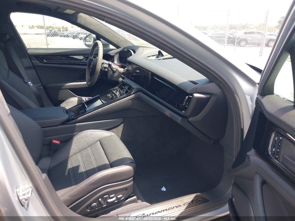 2026 PORSCHE PANAMERA GTS — photo 5