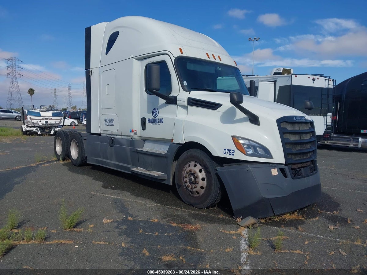 2020 FREIGHTLINER NEW CASCADIA 126