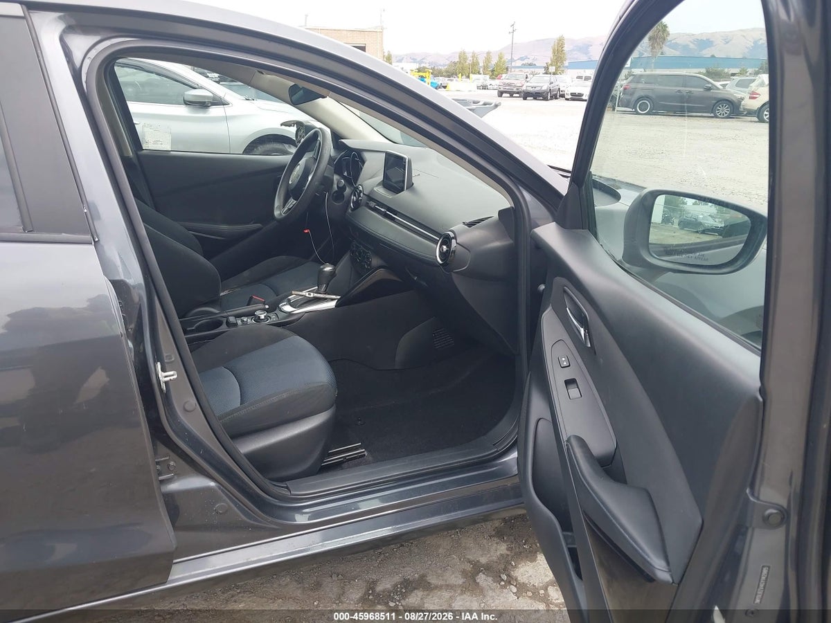 2016 SCION IA — снимка 5
