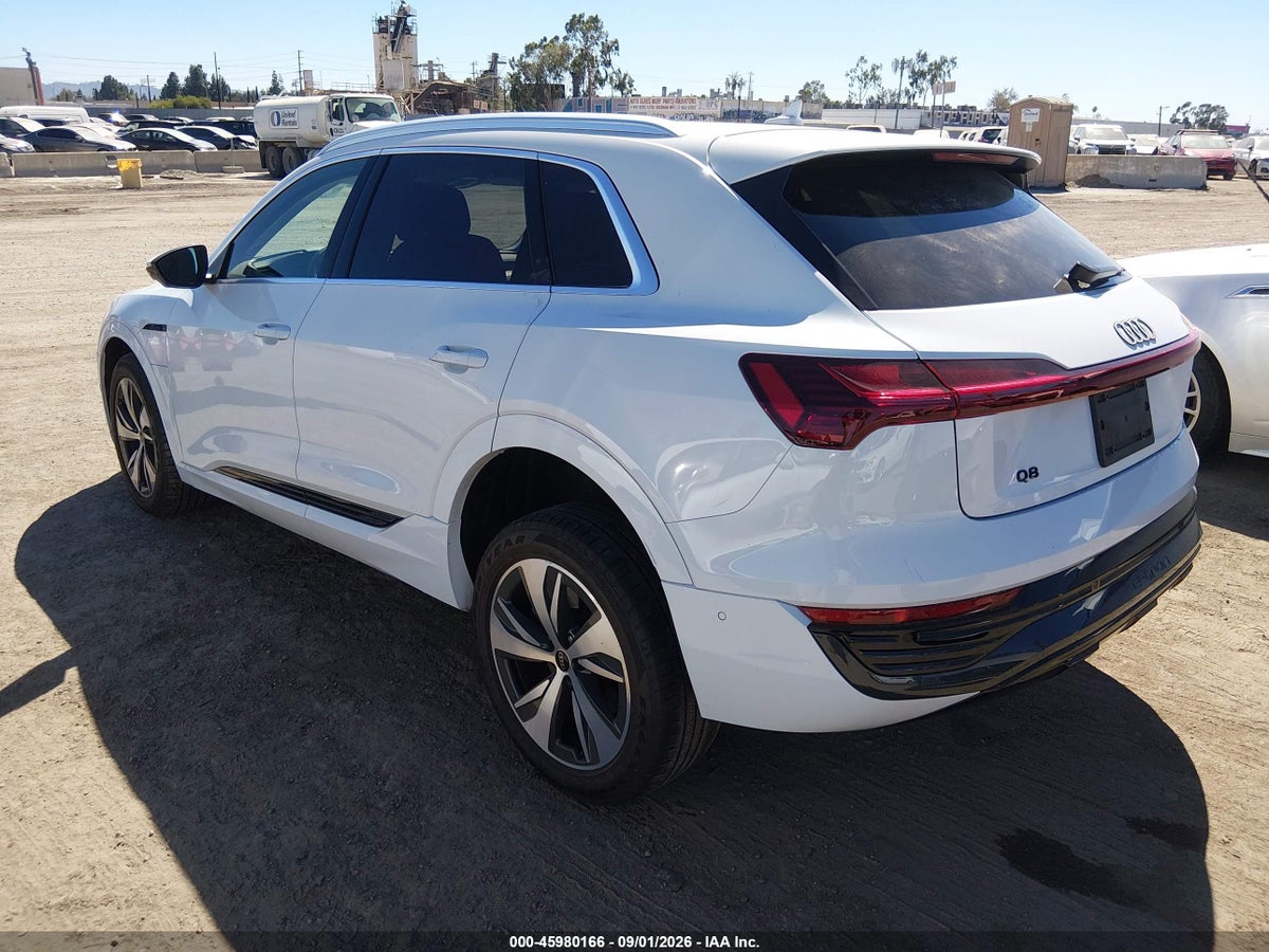 2024 AUDI Q8 E-TRON PREMIUM PLUS QUATTRO — photo 3