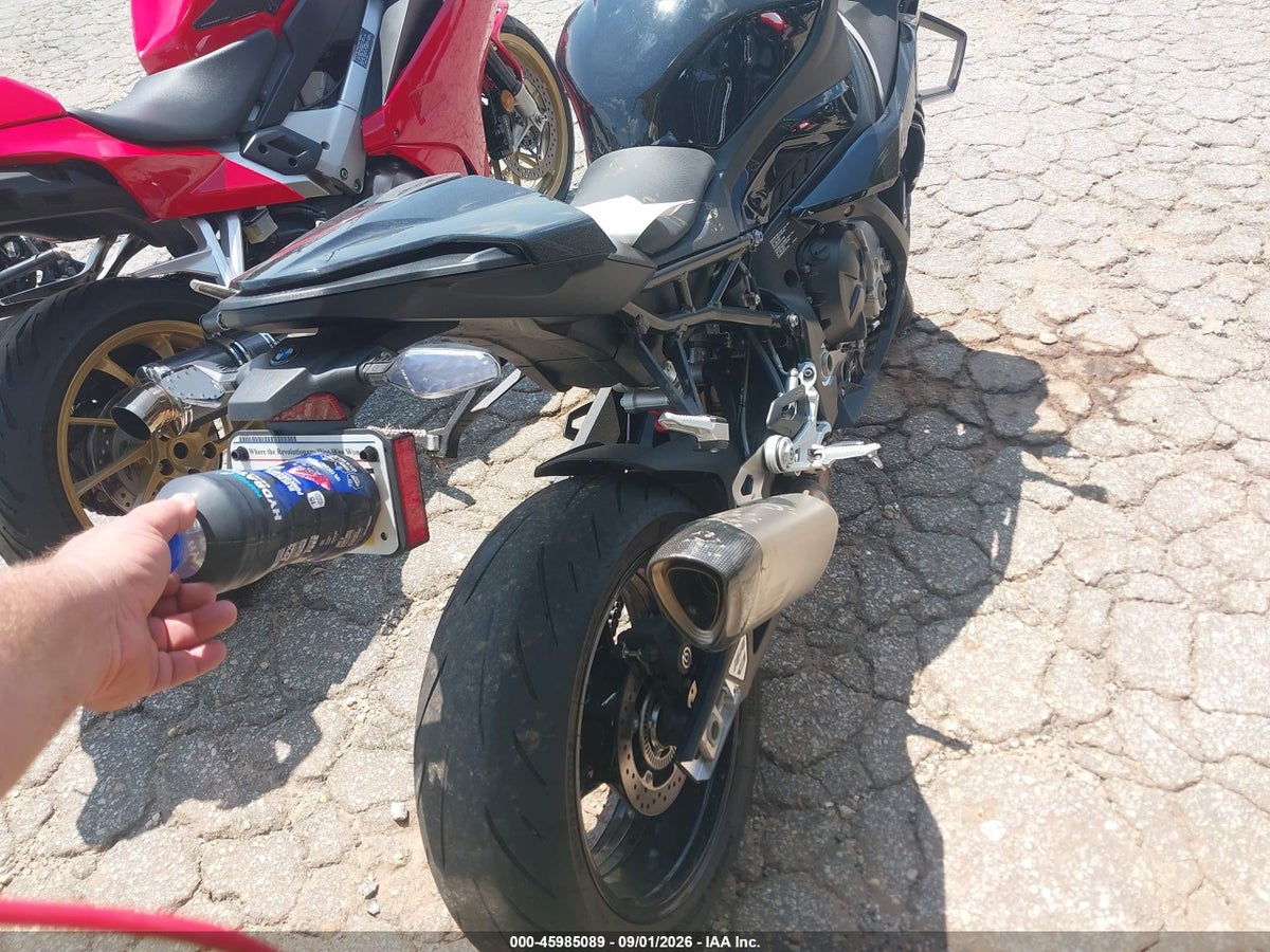 2026 BMW S 1000 RR — photo 4