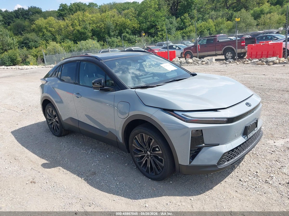 2026 TOYOTA C-HR XSE