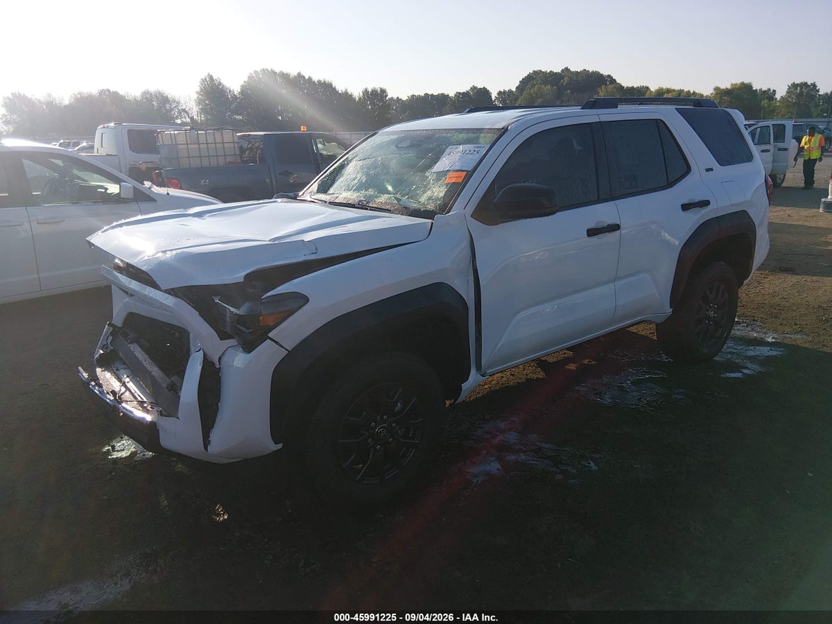 2026 TOYOTA 4RUNNER SR5 — photo 2