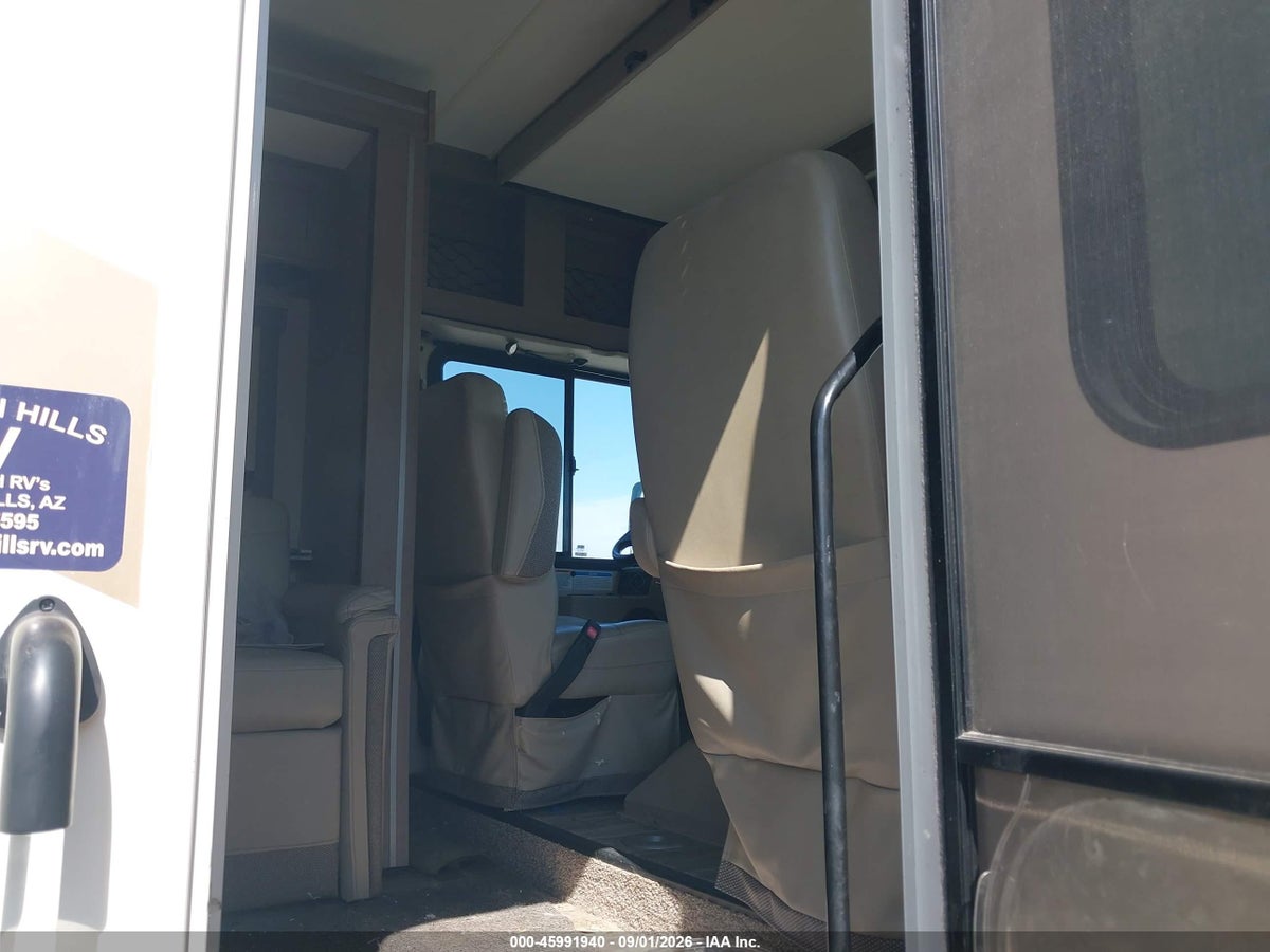 2019 FORD F53 — photo 5