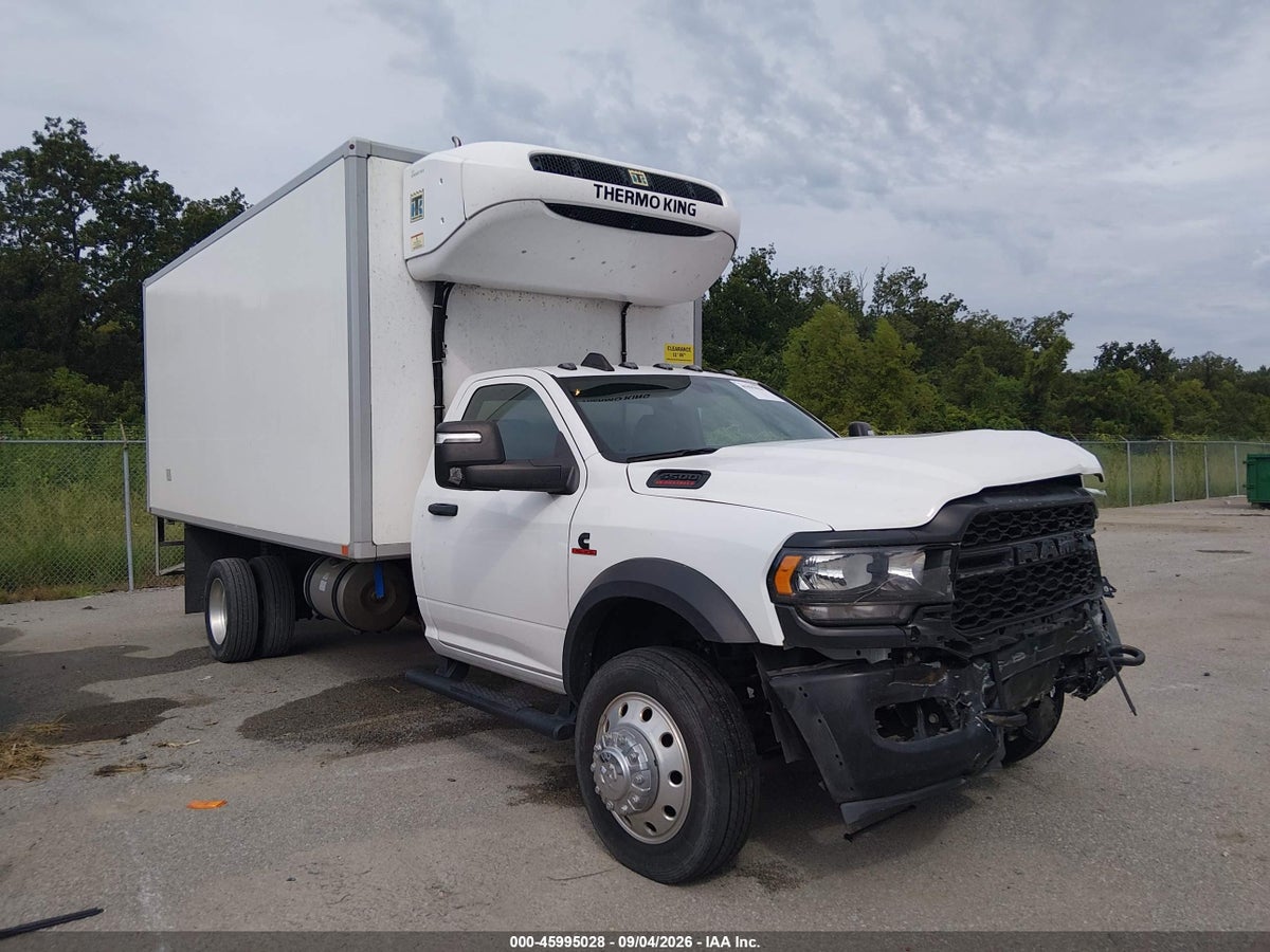 2024 RAM 5500 CHASSIS TRADESMAN/SLT
