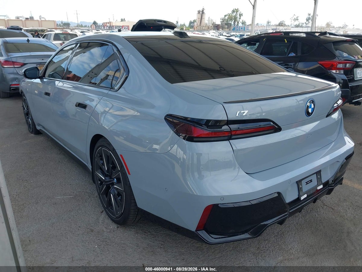 2025 BMW I7 EDRIVE50 — photo 3