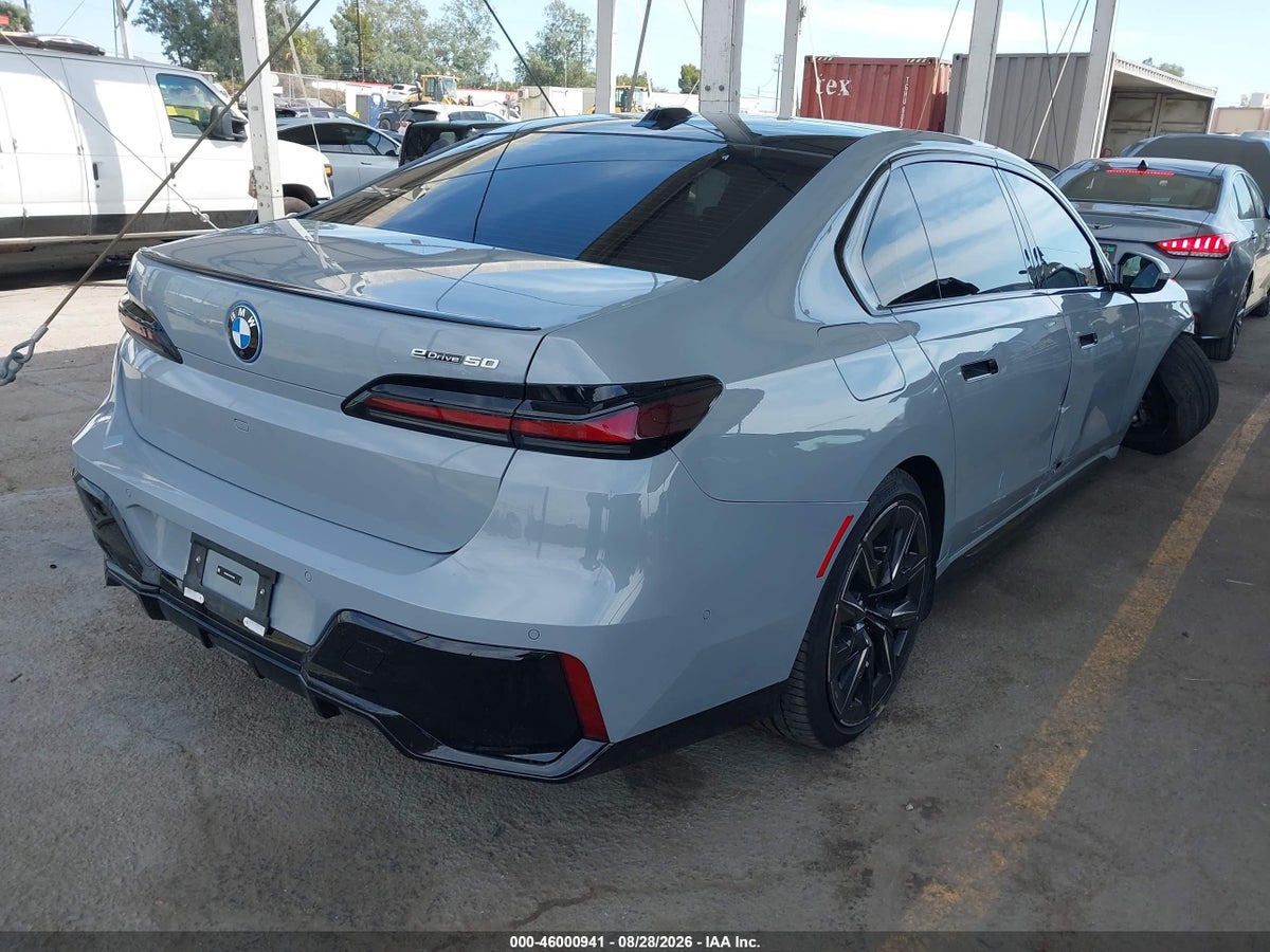 2025 BMW I7 EDRIVE50 — photo 4
