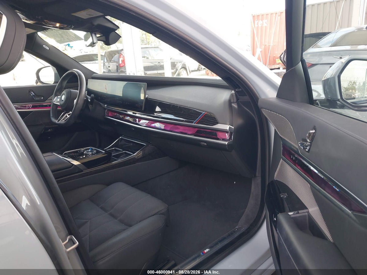 2025 BMW I7 EDRIVE50 — photo 5