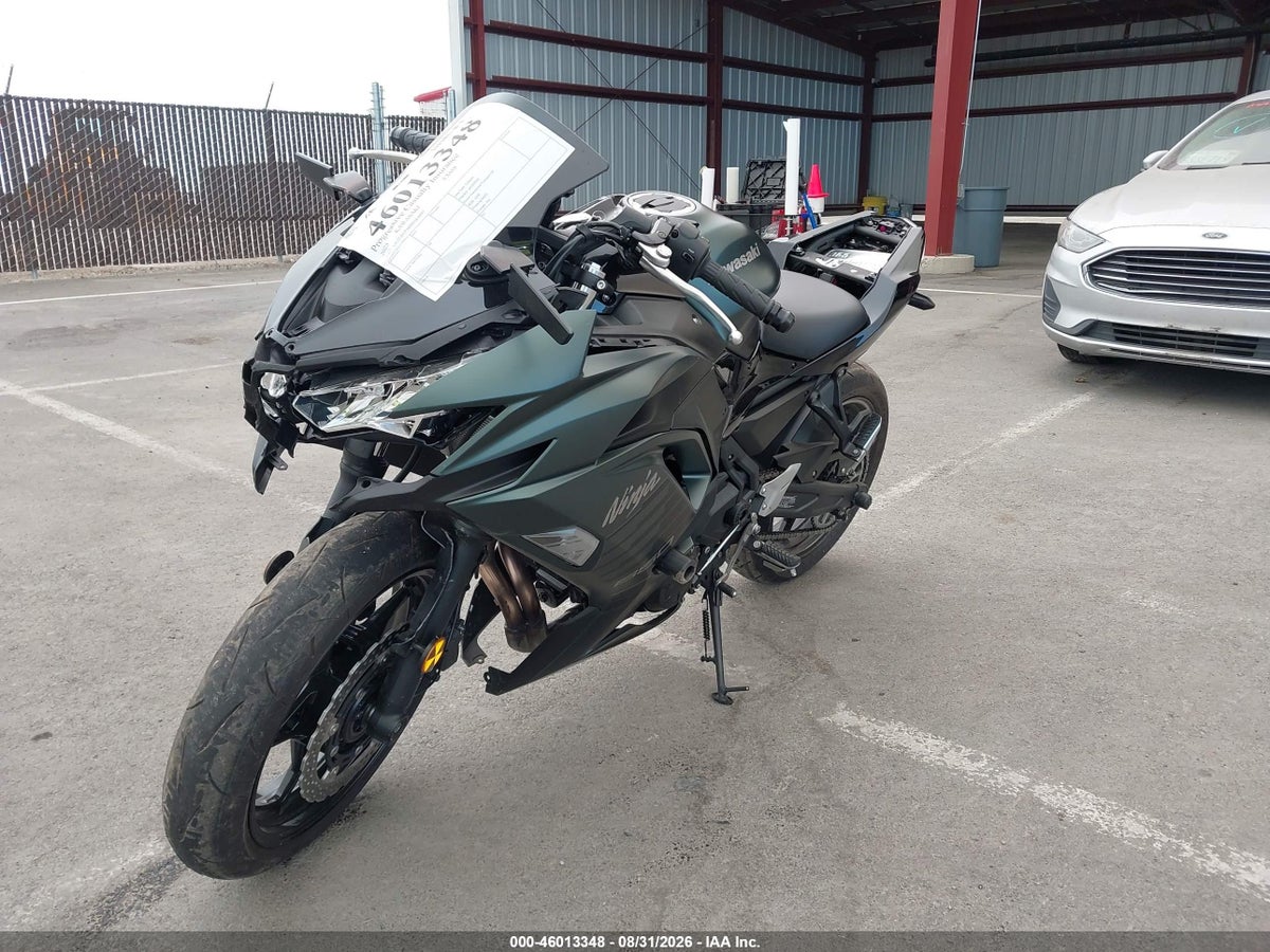 2025 KAWASAKI EX650 P — photo 2