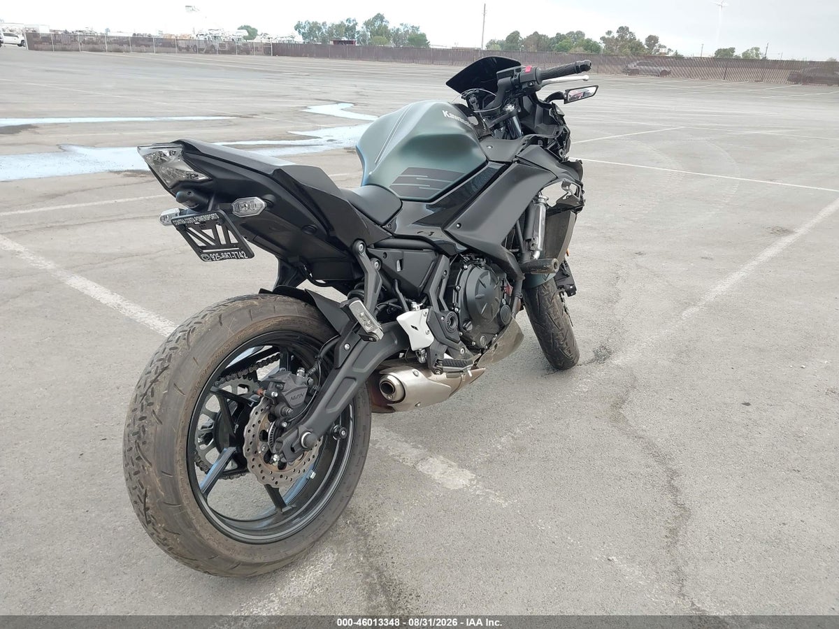 2025 KAWASAKI EX650 P — photo 4