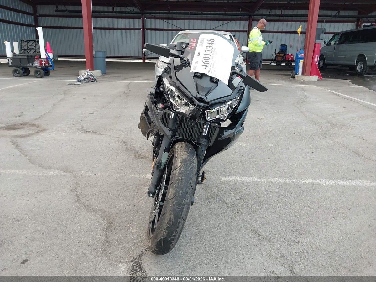 2025 KAWASAKI EX650 P — photo 5