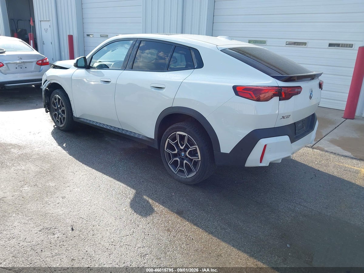 2026 BMW X2 XDRIVE28I — photo 3