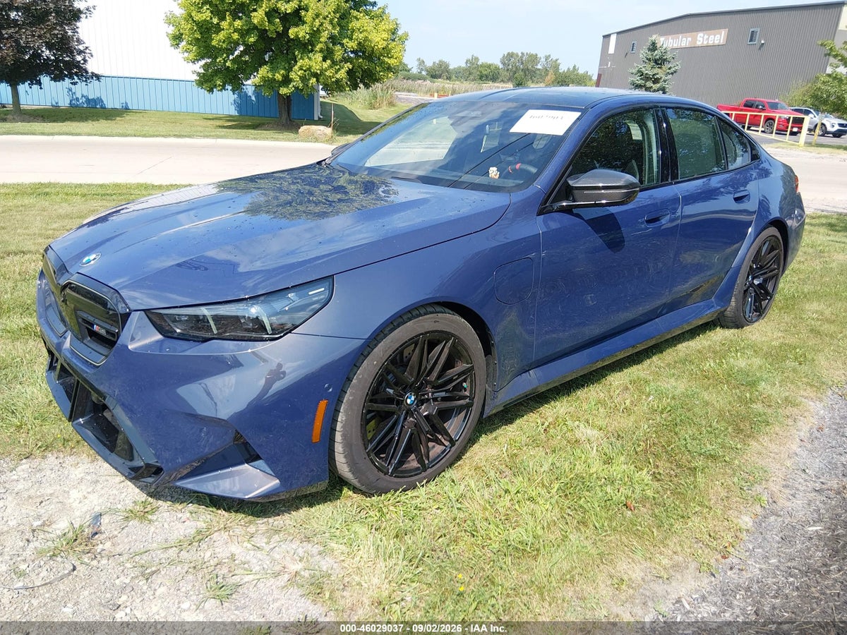 2027 BMW M5 — photo 2