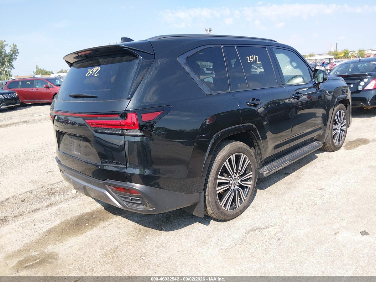 2025 LEXUS LX 700H LUXURY — photo 4