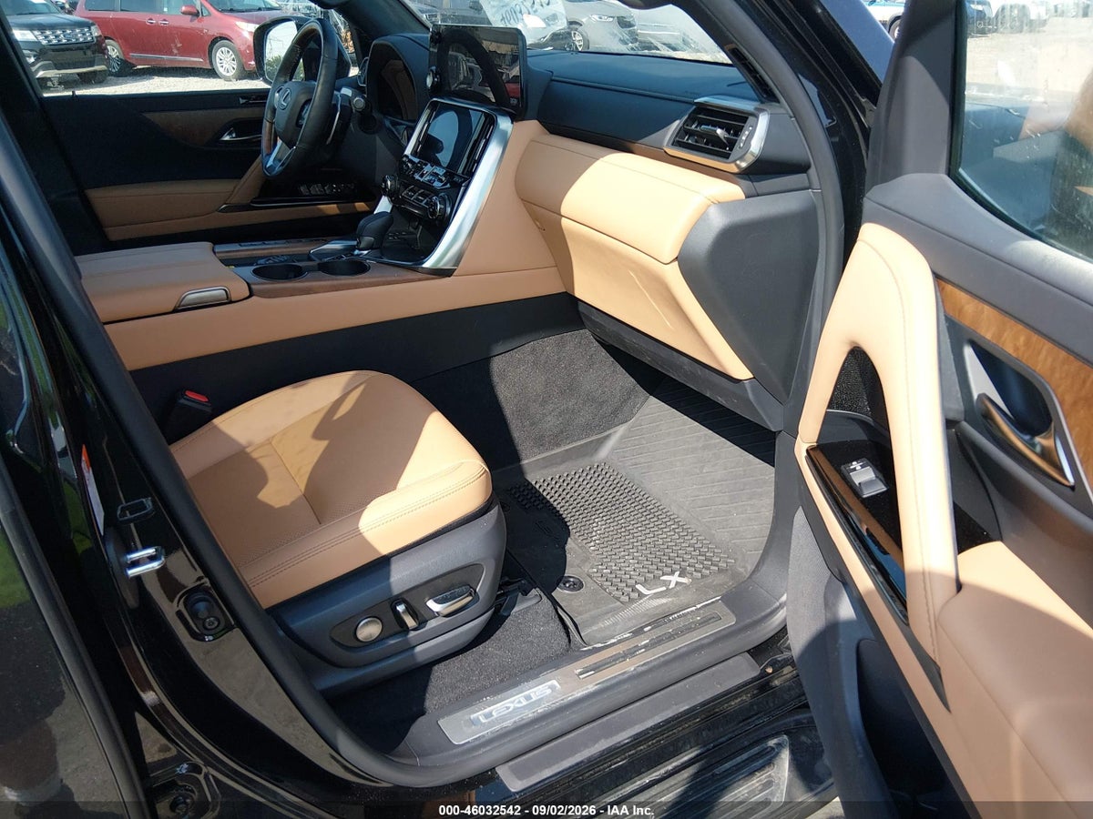 2025 LEXUS LX 700H LUXURY — photo 5