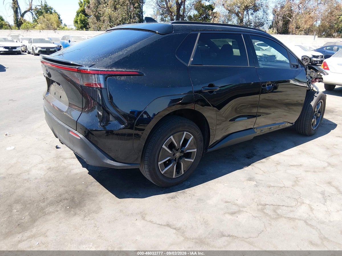 2026 TOYOTA BZ XLE — снимка 4