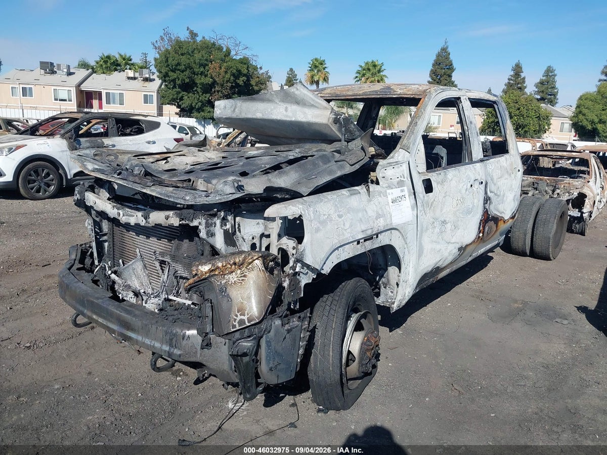 2025 GMC SIERRA 3500HD CHASSIS PRO — снимка 2