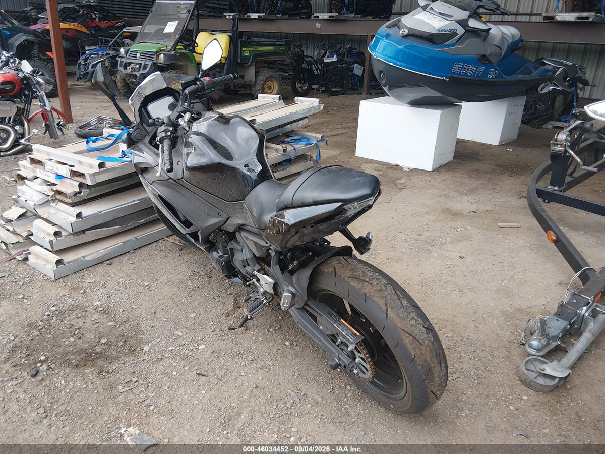 2025 KAWASAKI EX650 R — photo 3
