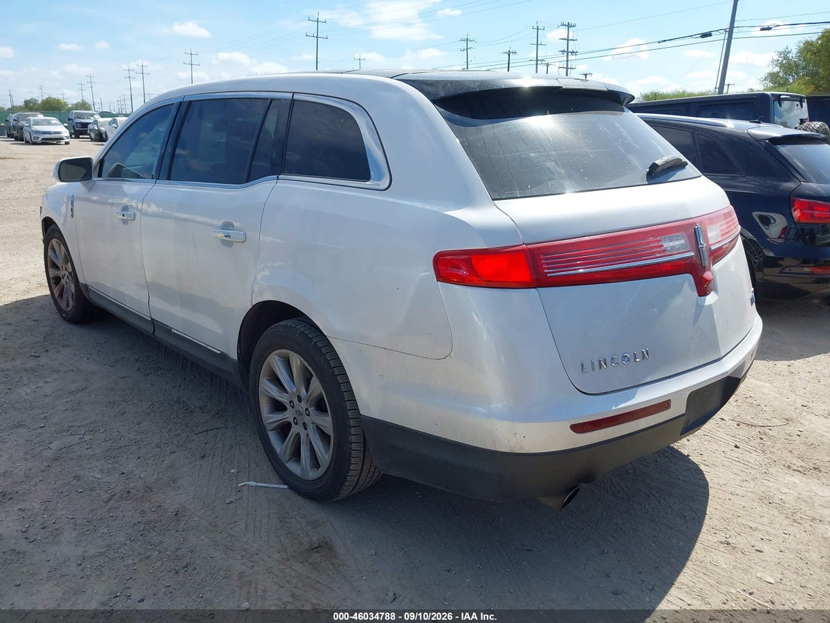 2018 LINCOLN MKT RESERVE — photo 3