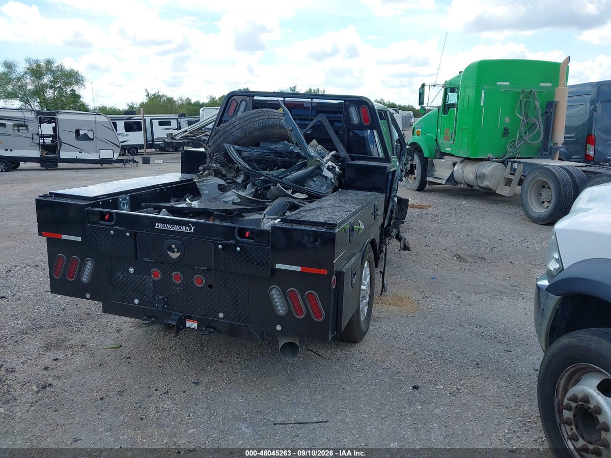2025 CHEVROLET SILVERADO 3500HD 4WD STANDARD BED LT — снимка 4