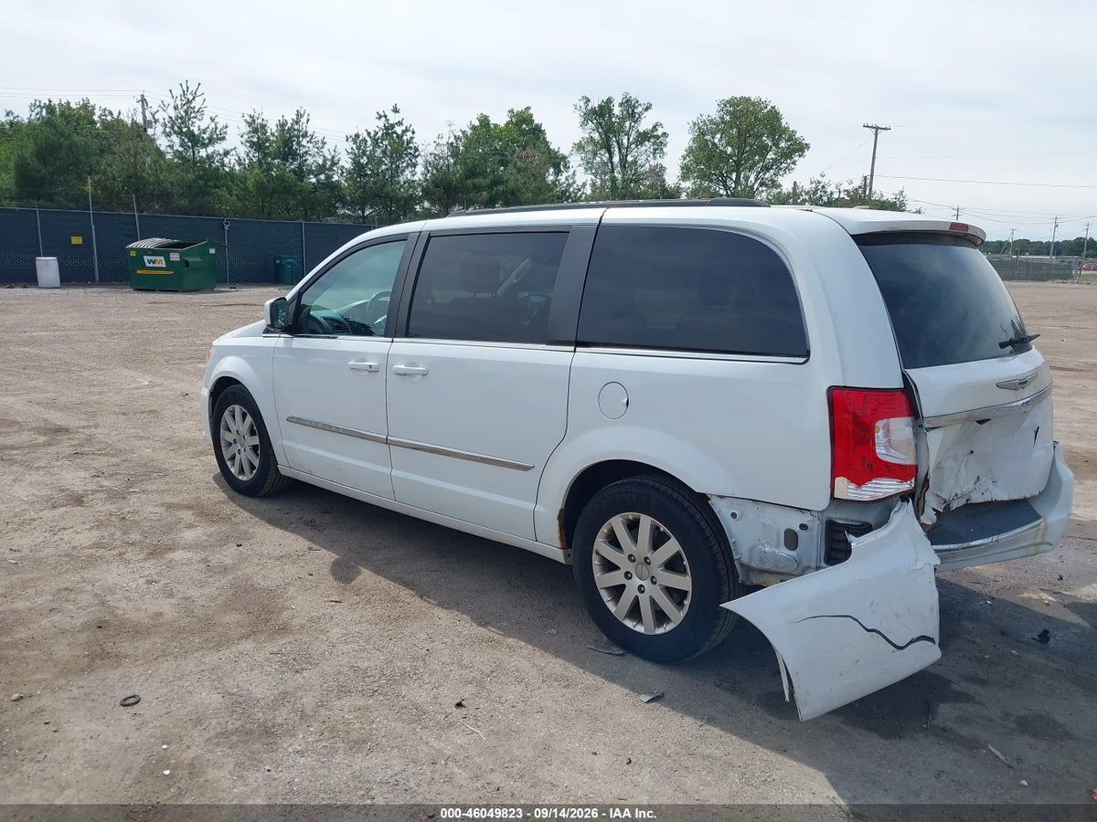 2016 CHRYSLER TOWN & COUNTRY TOURING — photo 3