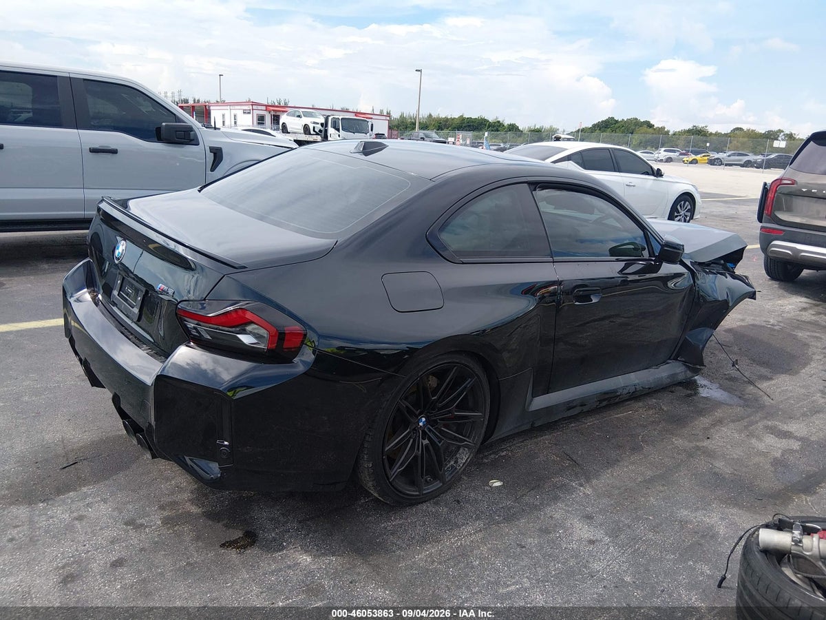 2025 BMW M2 — photo 4
