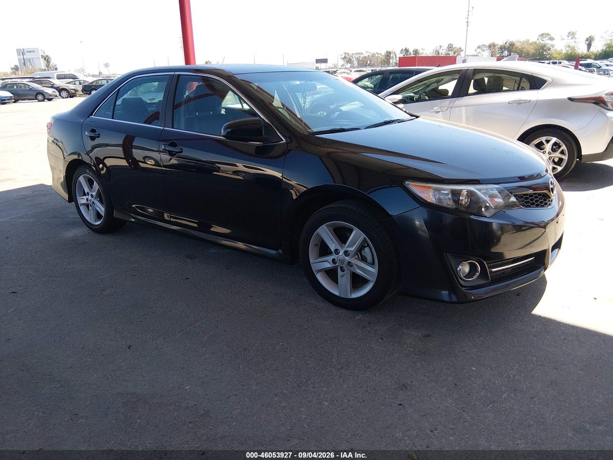 2013 TOYOTA CAMRY SE