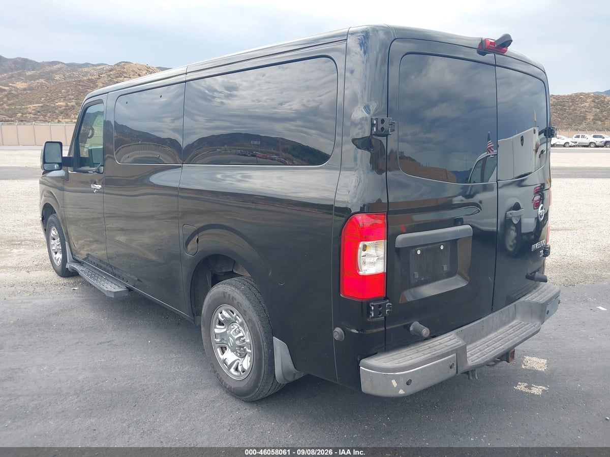 2017 NISSAN NV PASSENGER NV3500 HD SL V8 — photo 3