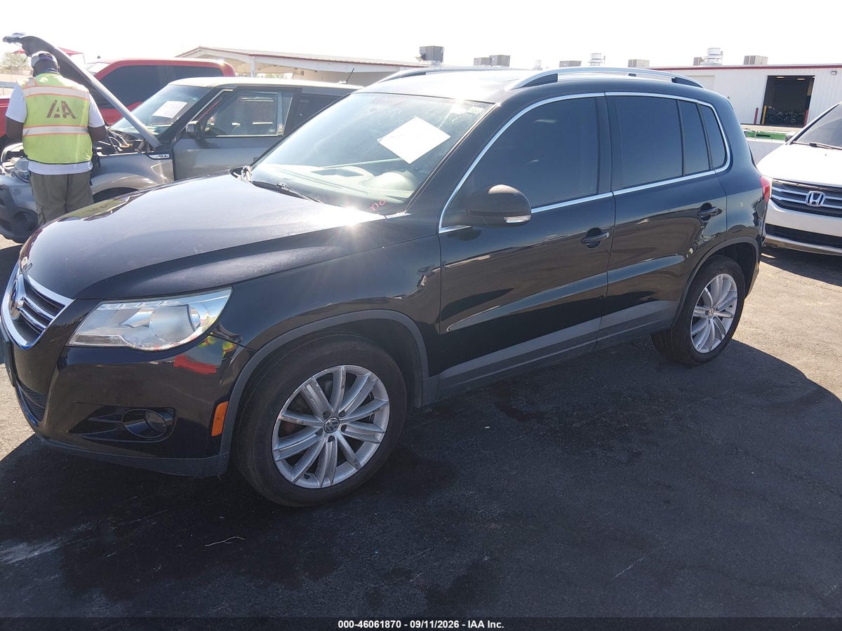 2011 VOLKSWAGEN TIGUAN SE — снимка 2