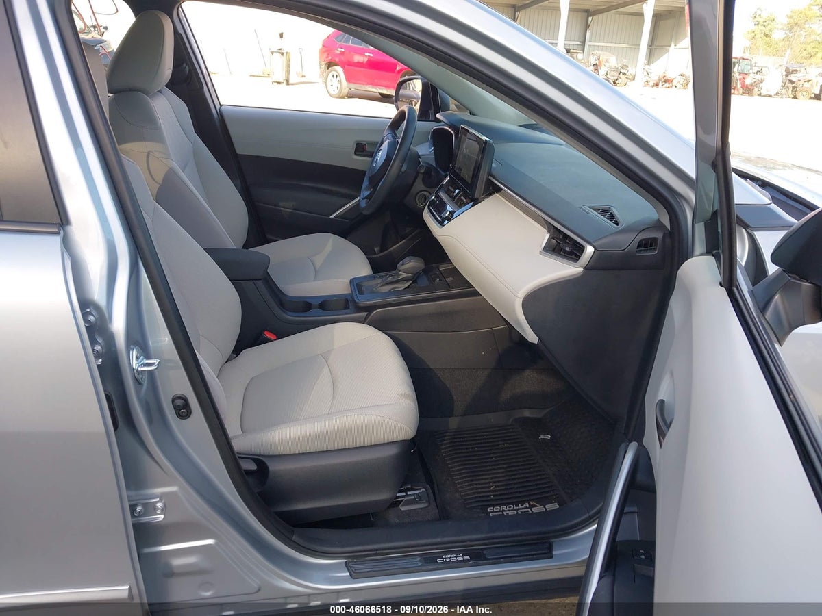 2026 TOYOTA COROLLA CROSS L — снимка 5
