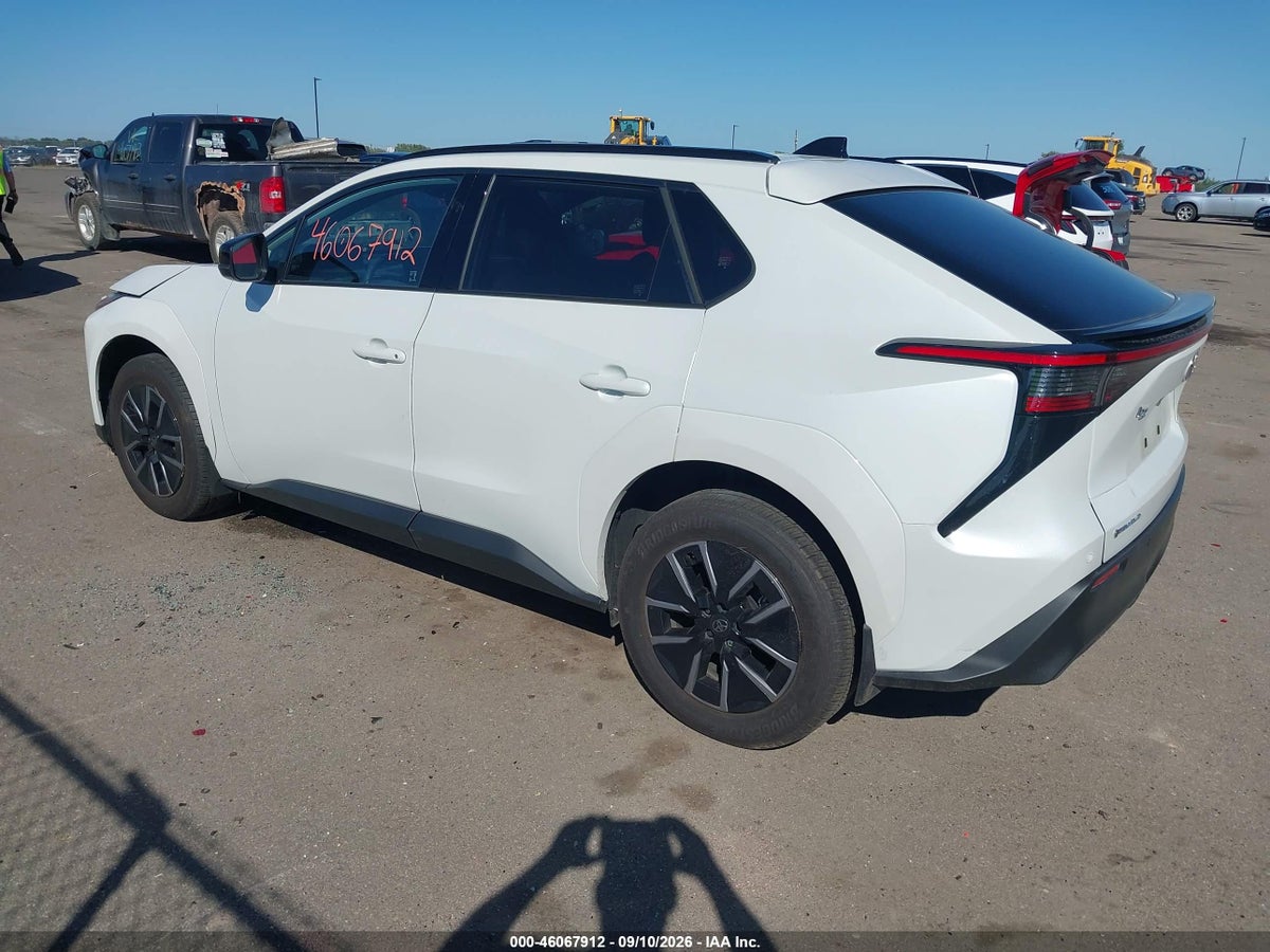2026 TOYOTA BZ XLE — photo 3