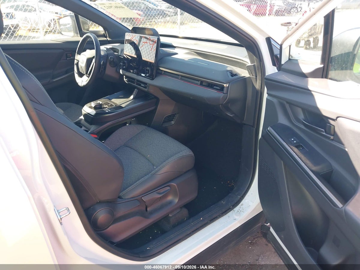 2026 TOYOTA BZ XLE — photo 5