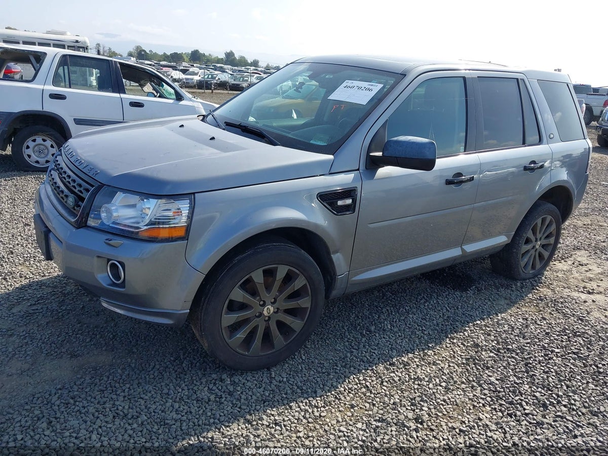 2013 LAND ROVER LR2 — photo 2