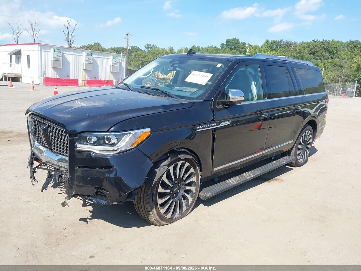 2024 LINCOLN NAVIGATOR BLACK LABEL L — photo 2