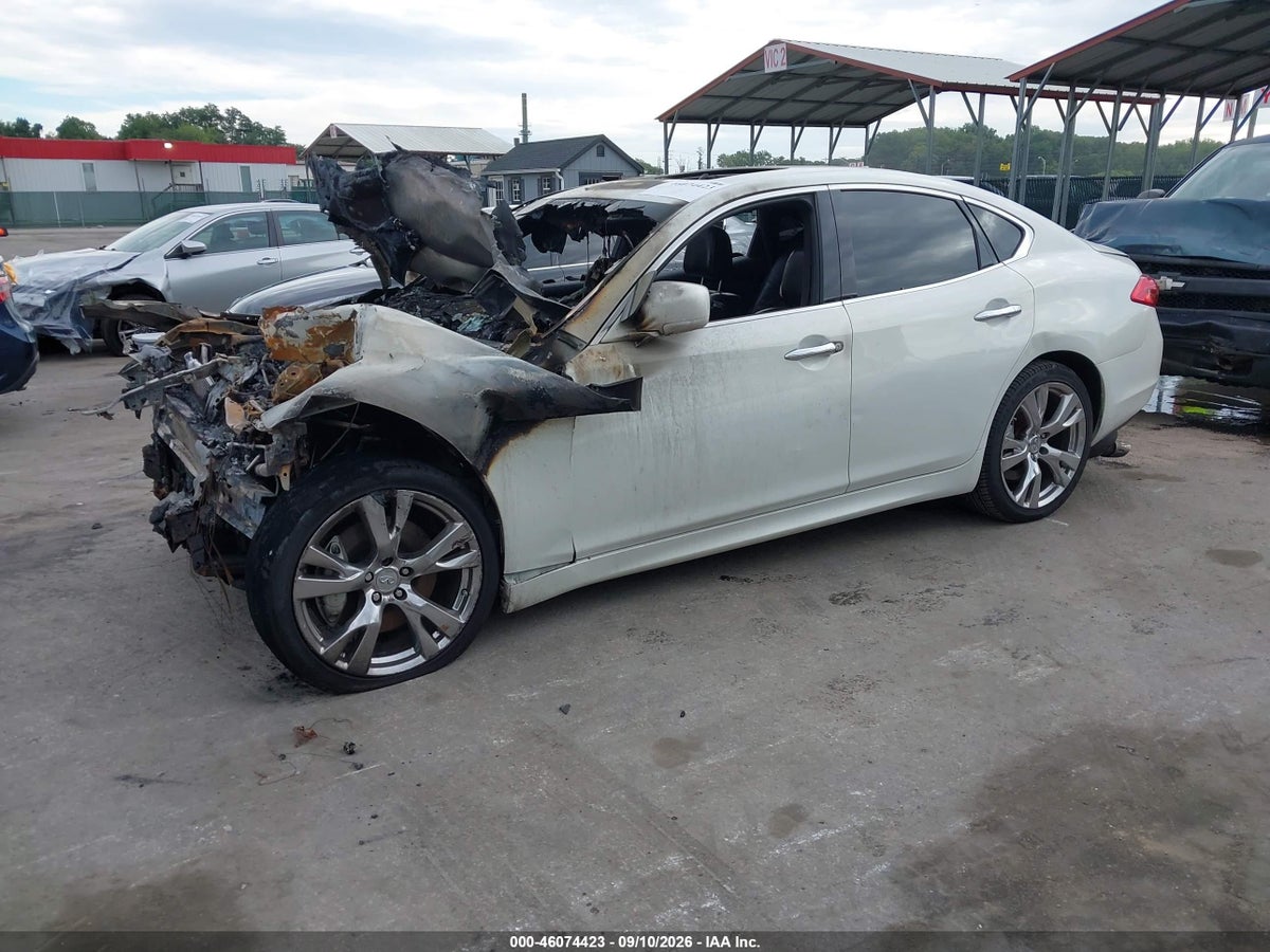 2013 INFINITI M37X — photo 2