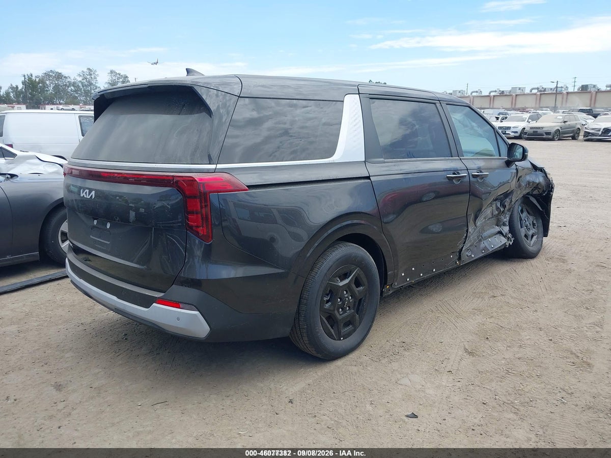 2026 KIA CARNIVAL MPV LXS — photo 4
