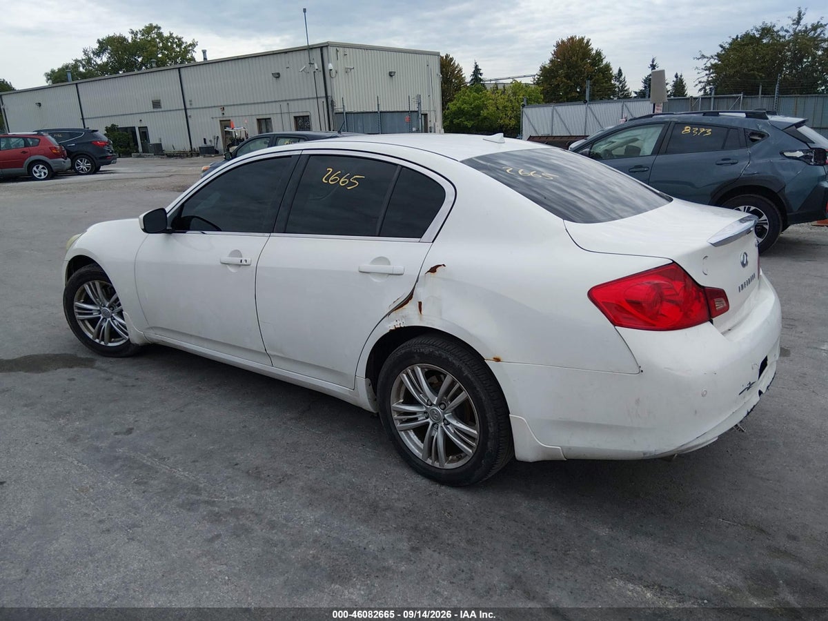 2013 INFINITI G37X — photo 3