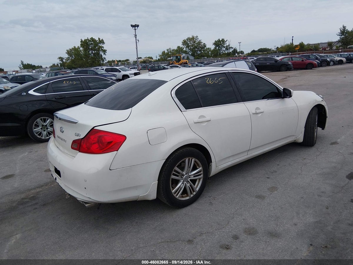 2013 INFINITI G37X — photo 4