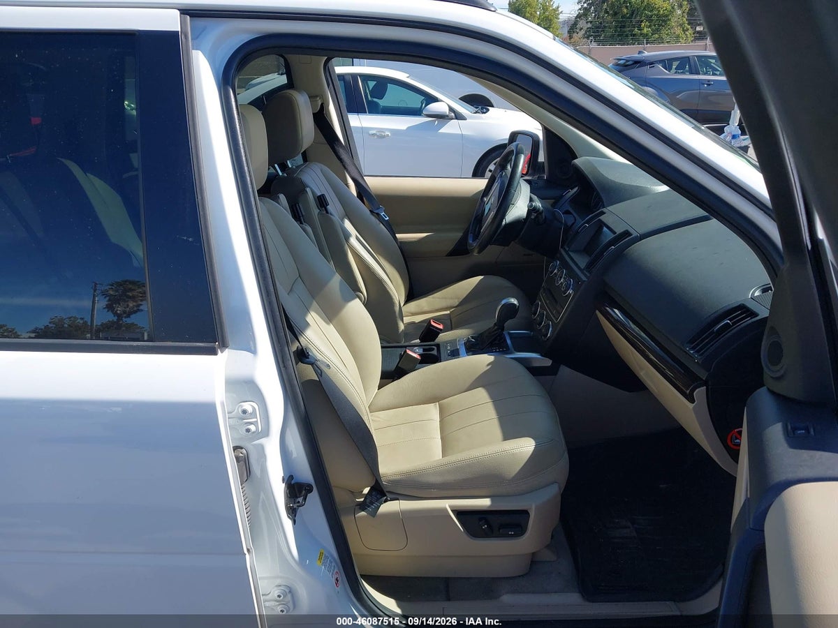 2013 LAND ROVER LR2 — photo 5