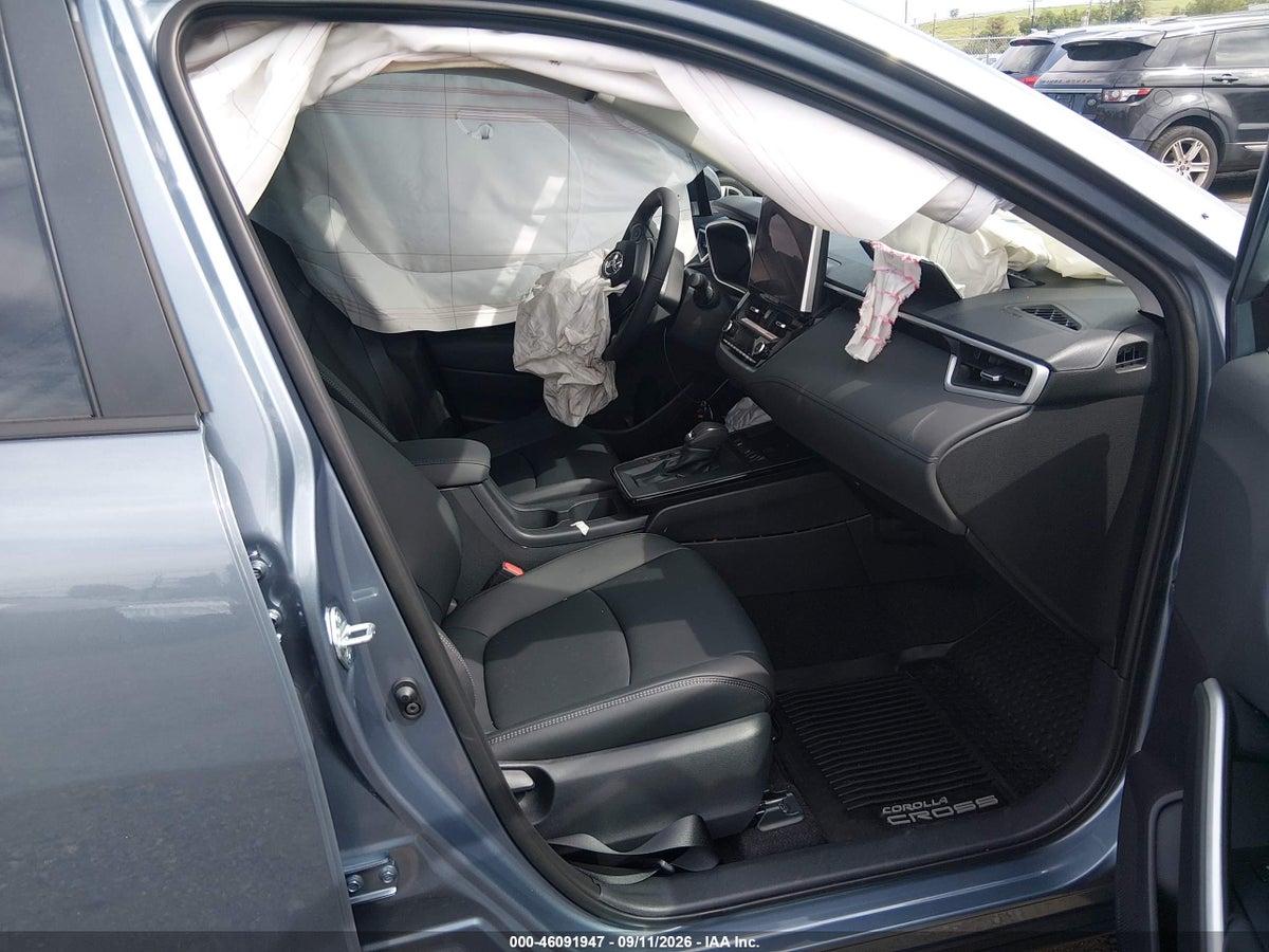 2026 TOYOTA COROLLA CROSS XLE — снимка 5