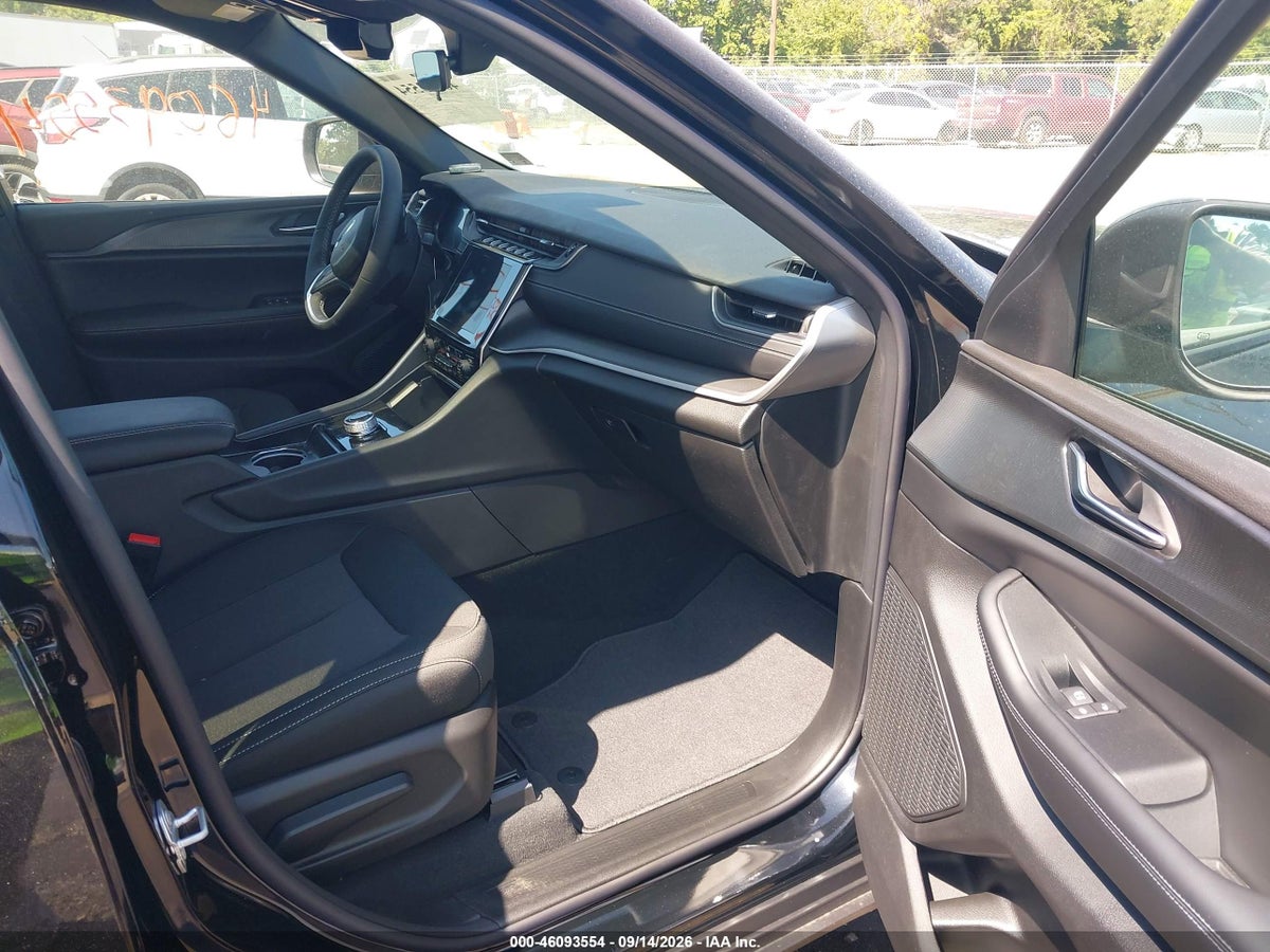 2026 JEEP GRAND CHEROKEE LAREDO X 4X4 — photo 5