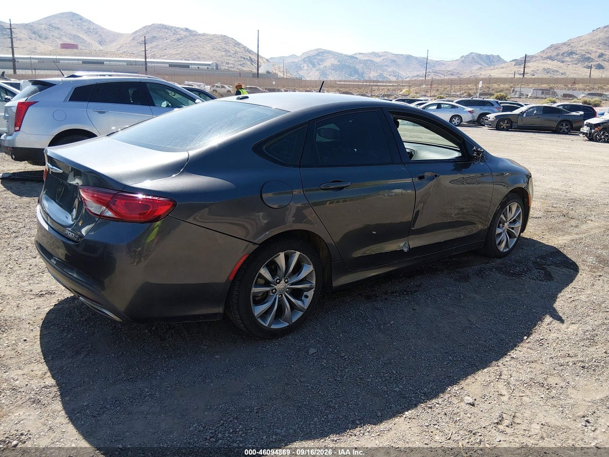 2017 CHRYSLER 200 200S — photo 4