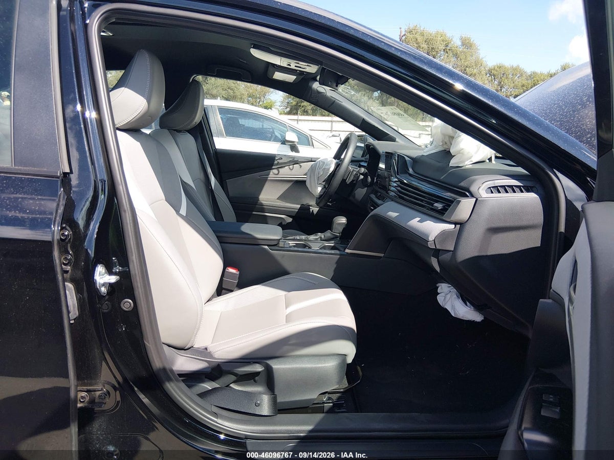 2026 TOYOTA CAMRY SE — снимка 5