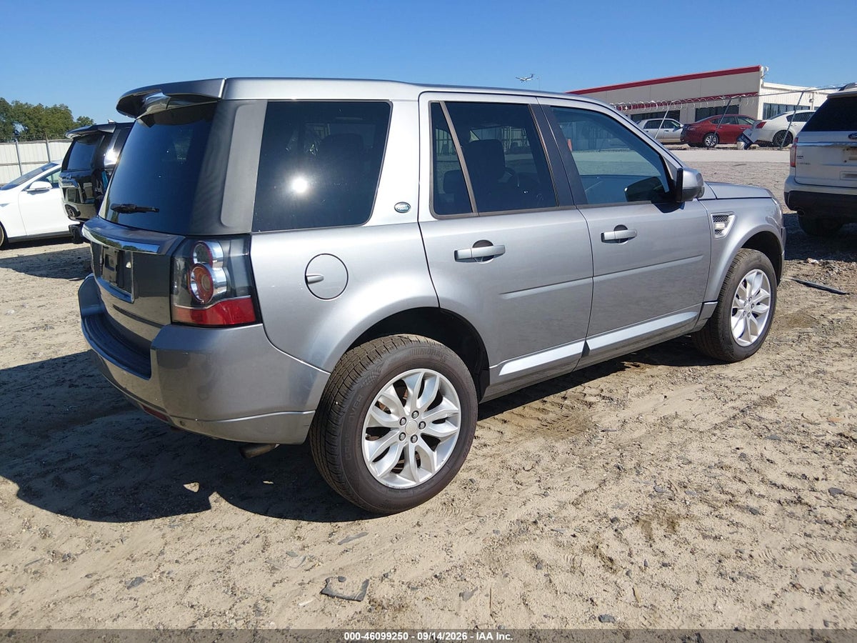 2014 LAND ROVER LR2 — photo 4