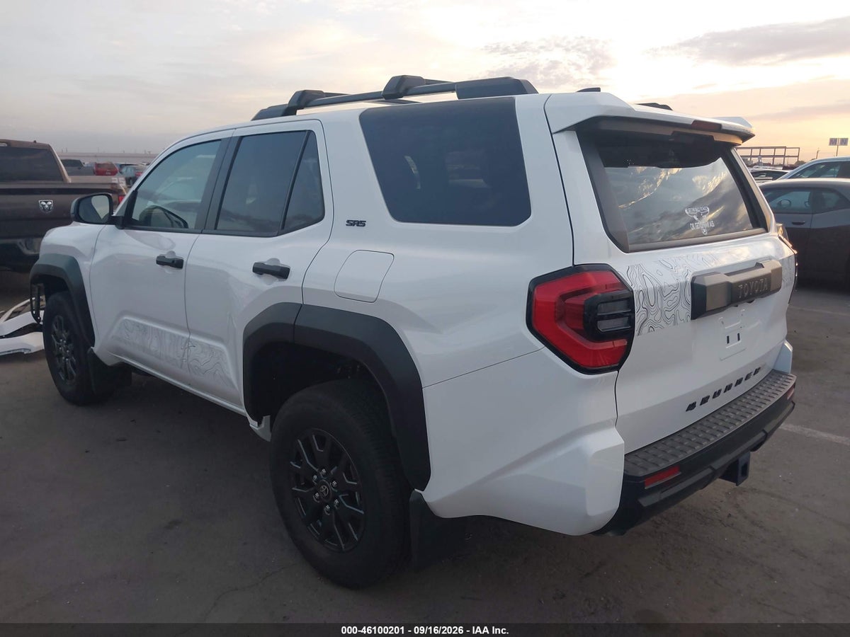 2026 TOYOTA 4RUNNER SR5 — photo 3