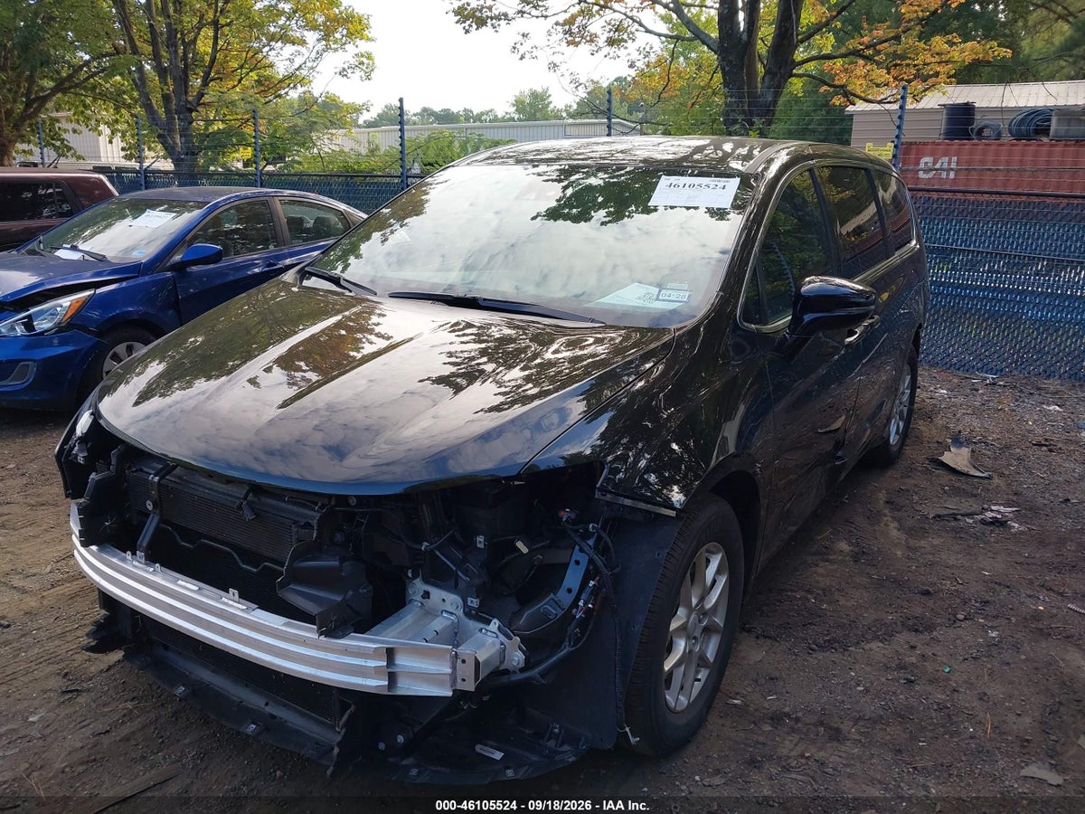2027 CHRYSLER PACIFICA — photo 2